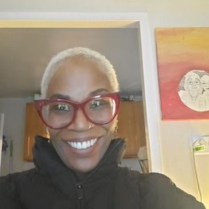 Meet your Posher, Sandra